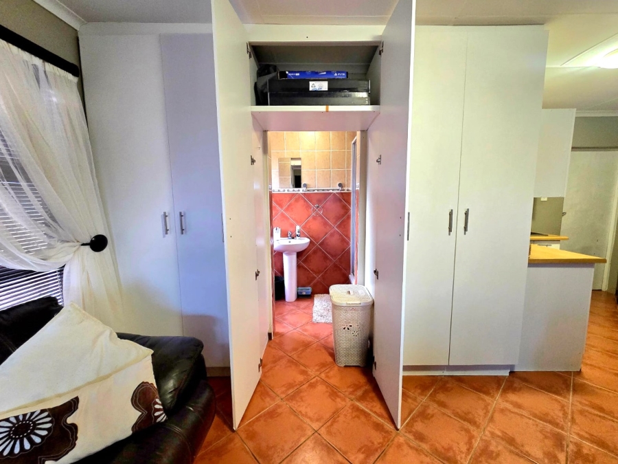 4 Bedroom Property for Sale in Paradise Beach Eastern Cape